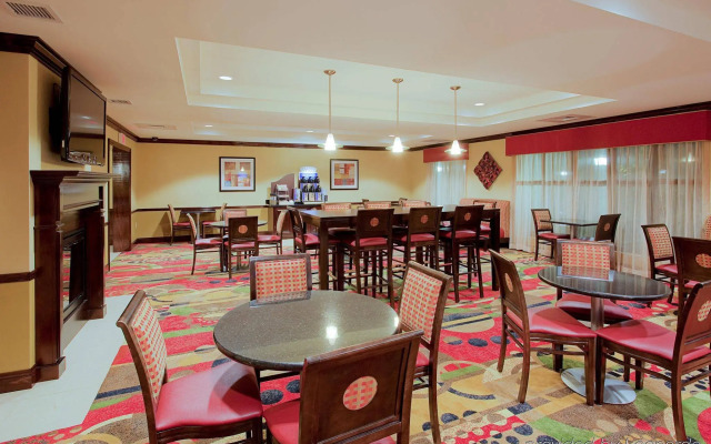Holiday Inn Express Pensacola West - Navy Base by IHG