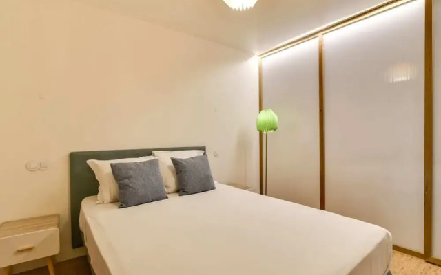 New Apartment With Easy Access in Traditional Area of Lisbon