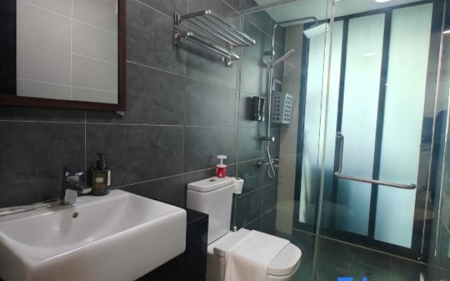 Almas/Studio/Netflix/2 persons – Bathroom – Iskandar Puteri