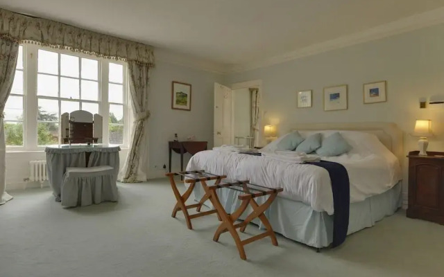 Abbots Manor