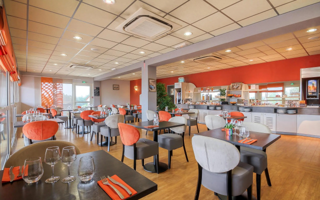 Brit Hotel Les Evens