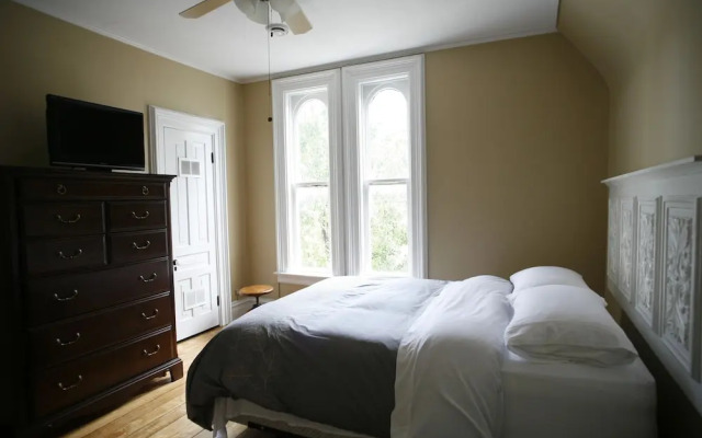 Iron Kettle Bed and Breakfast