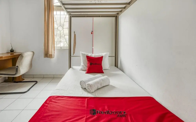 Formerly Reddoorz Hostel @ Feliz Noche Cengkareng