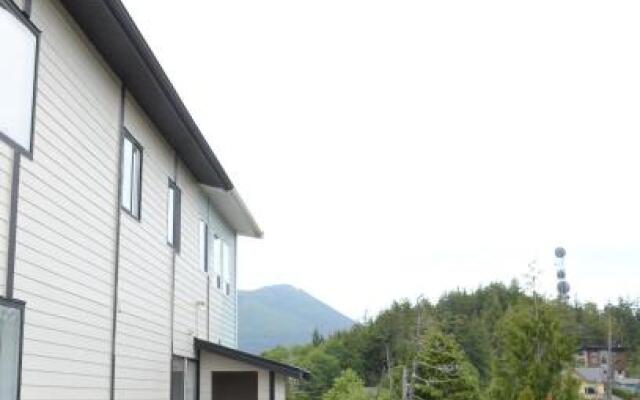 Pacific Rim Guest Lodge - Adult Only, Pet-Free