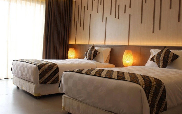 Grand Laguna Hotel & Villa