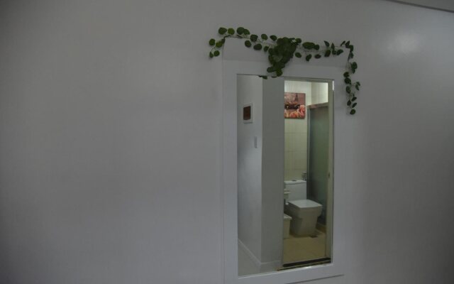 Sea Pearl Manila Suites