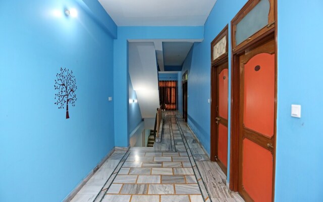 OYO 12133 Hotel Shanti