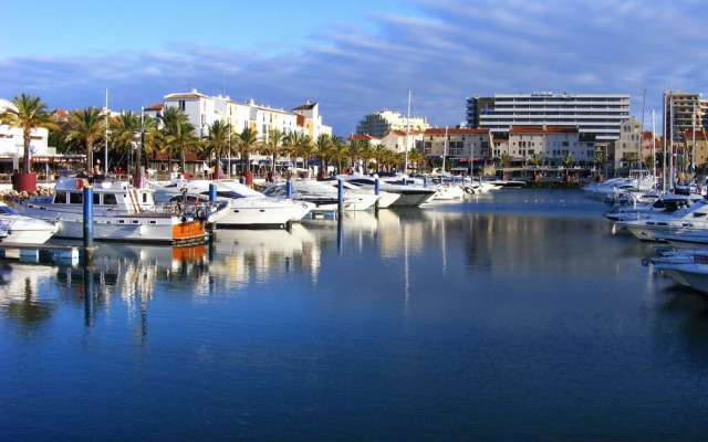 Charming 2-bed Apartment in Olhos de Água