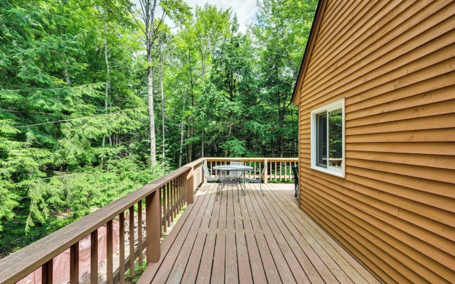 Bartlett Vacation Rental w/ Wraparound Deck!