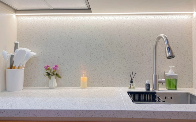 Good Studio Apartment LRT City Jatibening