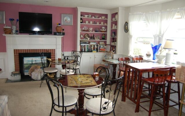 A Cape Cod Ocean Manor Inn