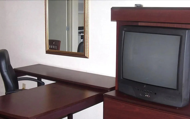American Inn & Suites