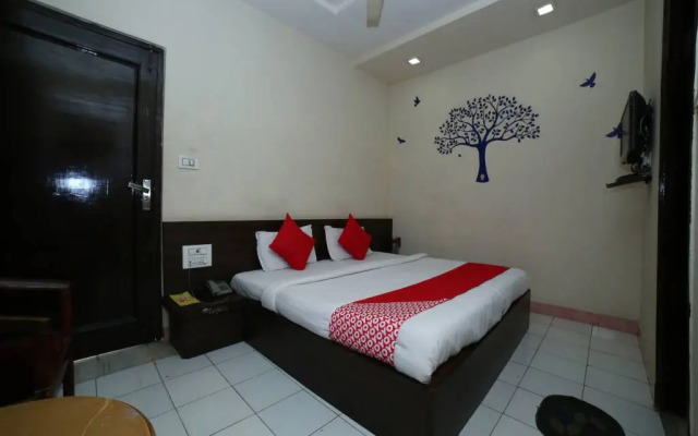 OYO 1067 Hotel Surbhi