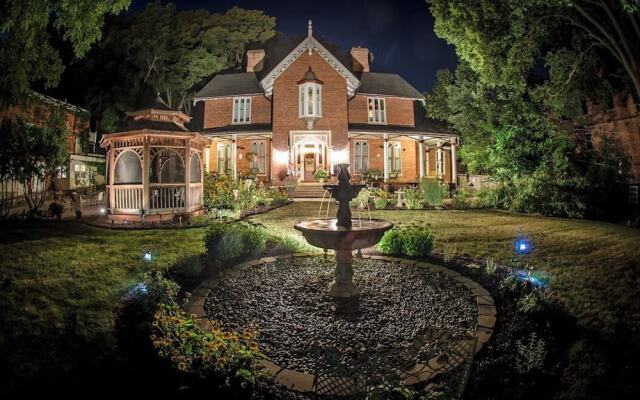 The Steamboat House Bed & Breakfast