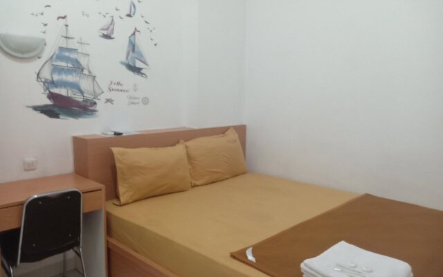 Chrissant Hotel