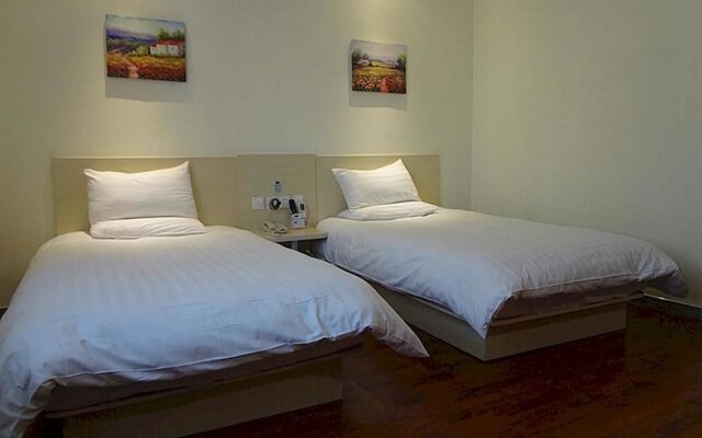 Hanting Express Cangzhou Railway staion