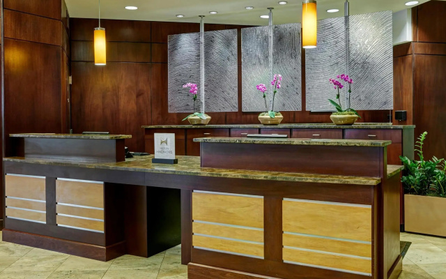 DoubleTree by Hilton Charlotte Gateway Village