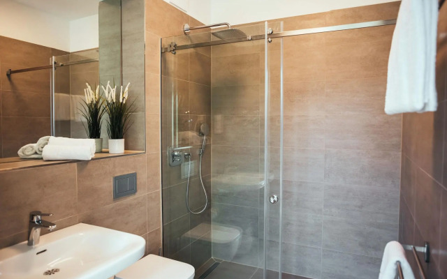 The Rix Studios & Suites