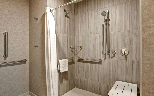 Embassy Suites Rockford Riverfront