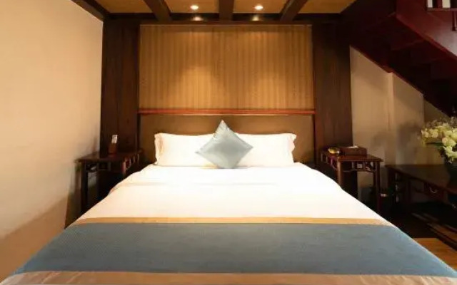 Qingqin Hotel