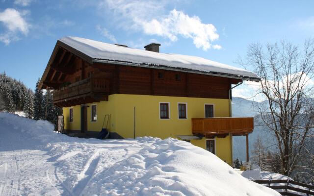 Cozy Apartment in Wagrain near Forest