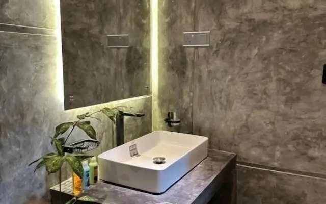 Ami Mirissa