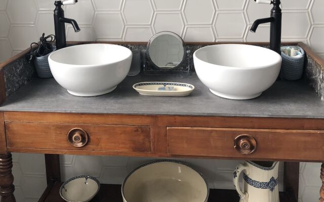 Maison et table d'hôtes le Camélia Blanc