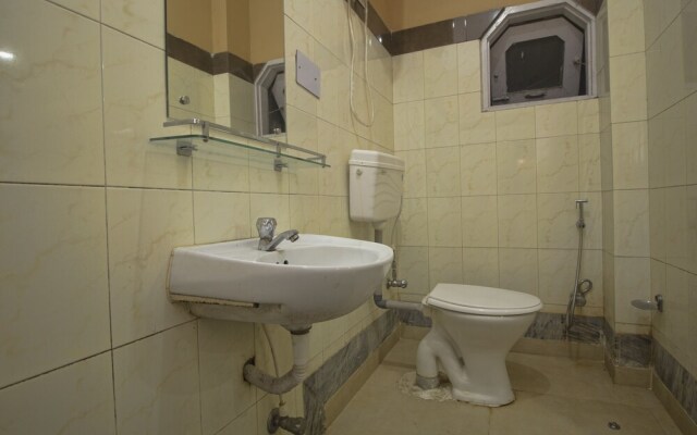 OYO 13521 Sudhriti Hotel