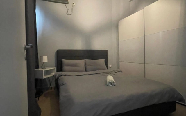 Roof garden apartment near Piraeus port & metro st