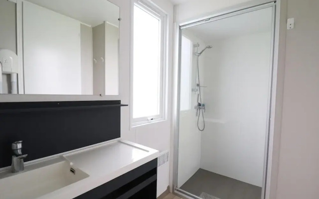 Chalet by Hegermeer With Harbor Access