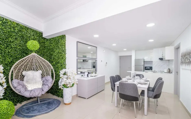 LUX The Marina Ocean View Suite 4