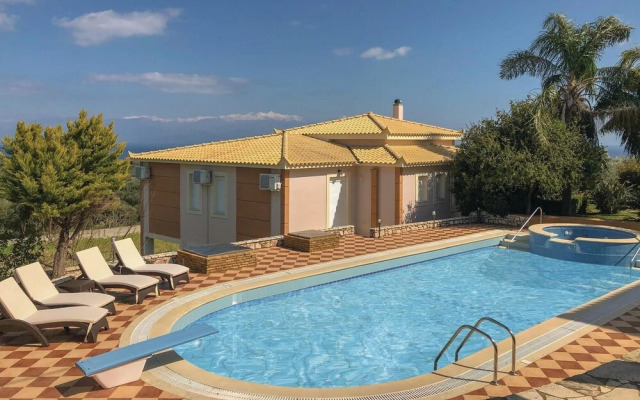 Nice Home in Koroni with Hot Tub, WiFi, Outdoor Swimming Pool