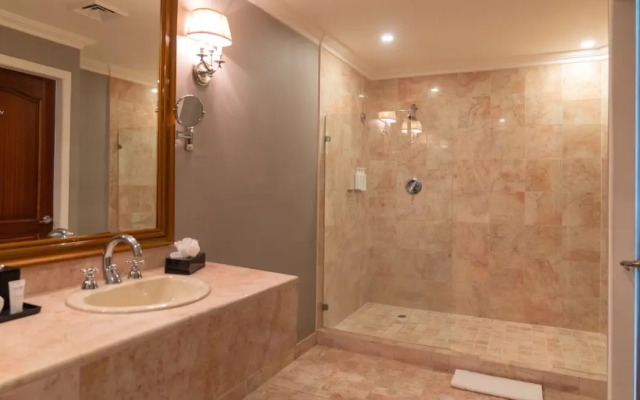 Waymore Hotel Spa & Casino