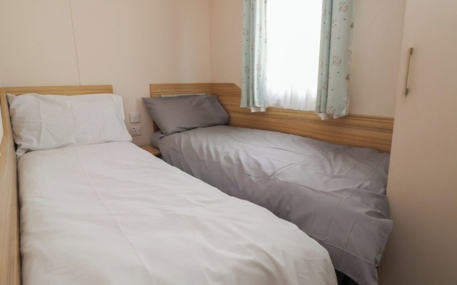 E10 Static Caravan