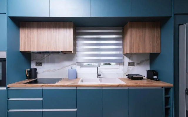 Blue Apartment in the Hill