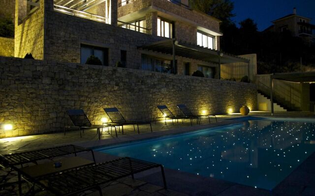 Elafivolia Arachova Suites