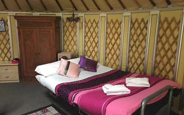 Woodside Spa & Glamping