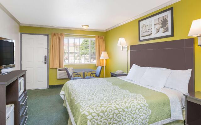 Days Inn by Wyndham King City