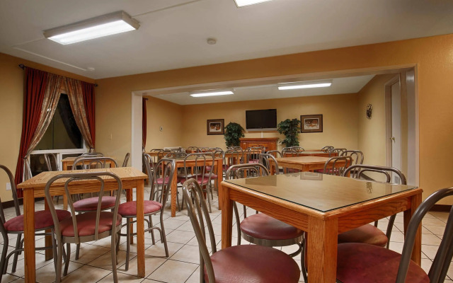 Best Western Village Inn