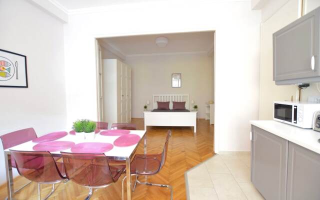 Standard Apartment by Hi5 - Fejer Gyorgy Street