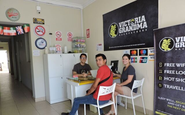 Victoria Grandma Backpackers