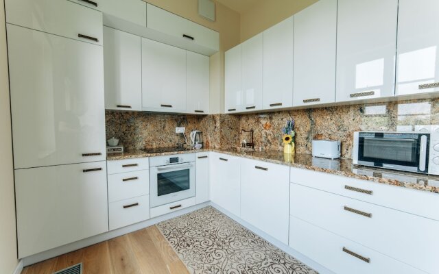 Avesa Luxury Apartments by Wawel Castle