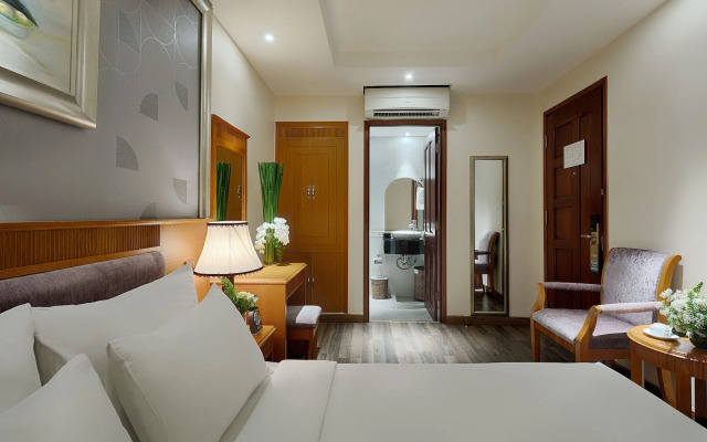 Silverland Sil Hotel