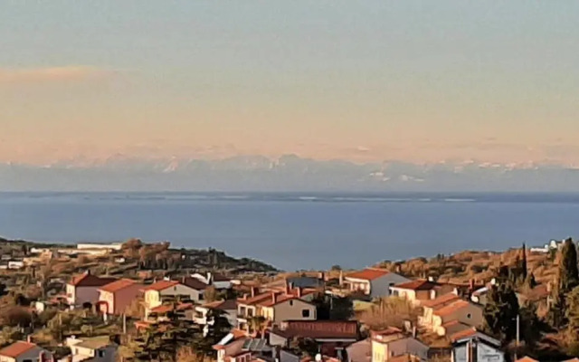 Seaview APARTMENTS HOJA