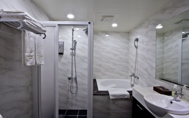 Royal Seasons Hotel Taichung Zhongkang