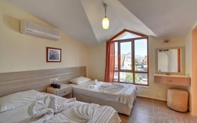 Anita Kemer Noch Hotel