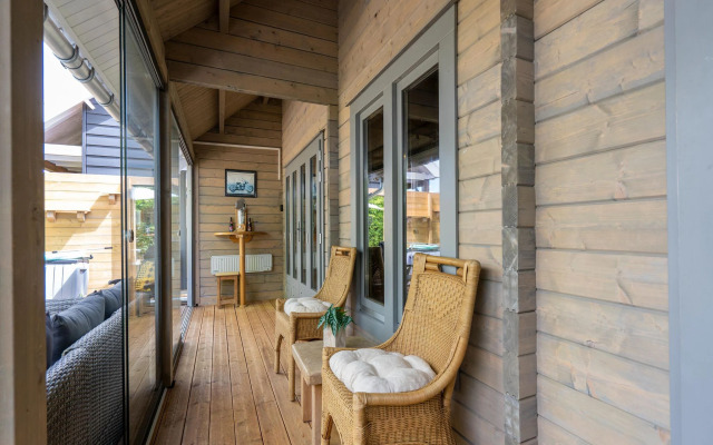Modern chalet in Wilhelminadorp with private terrace