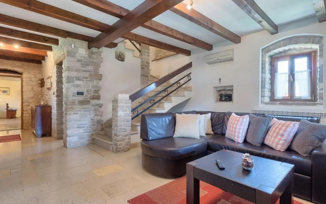 Holiday Home In Zminj