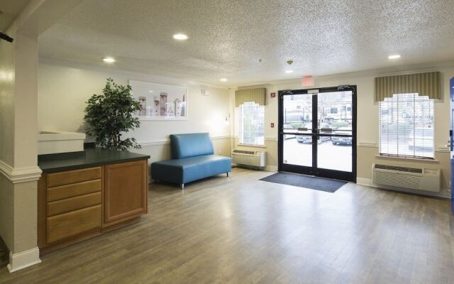 InTown Suites Extended Stay Greensboro NC - Airport