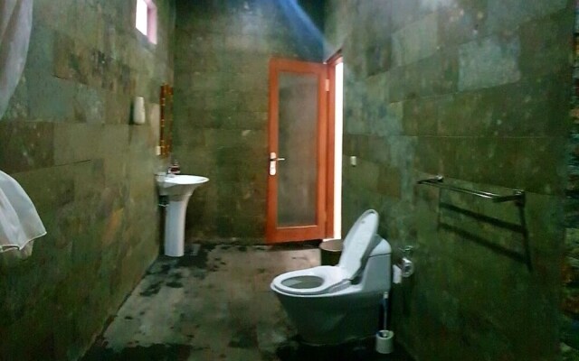 Amed Romance House